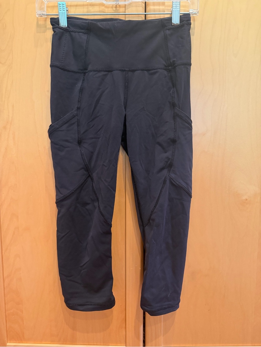 Lululemon Black mid-rise Cropped Athletic Leggings